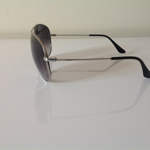 Ray Ban Sunglasses - Picture 4 of 6
